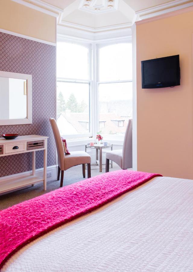 The Merryburn - Rooms And Courtyard Studios ดังเคลด์ ภายนอก รูปภาพ