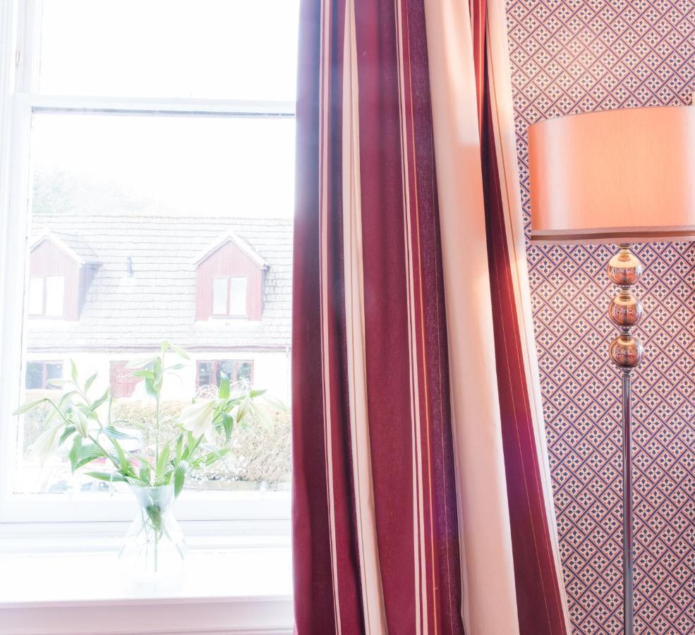 The Merryburn - Rooms And Courtyard Studios ดังเคลด์ ภายนอก รูปภาพ